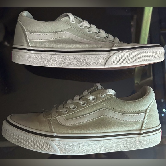 Light Green Vans Lowtops - Picture 3 of 6